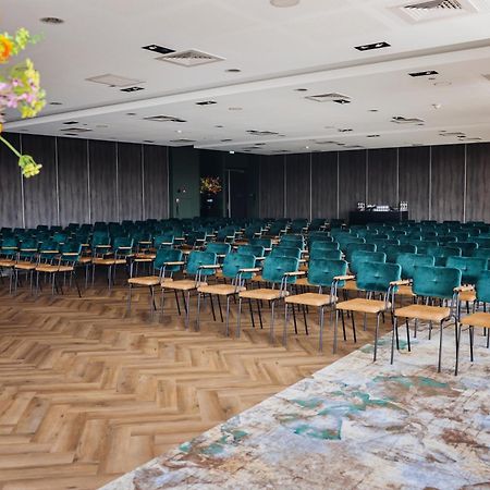 Van Der Valk Hotel Almere Bagian luar foto