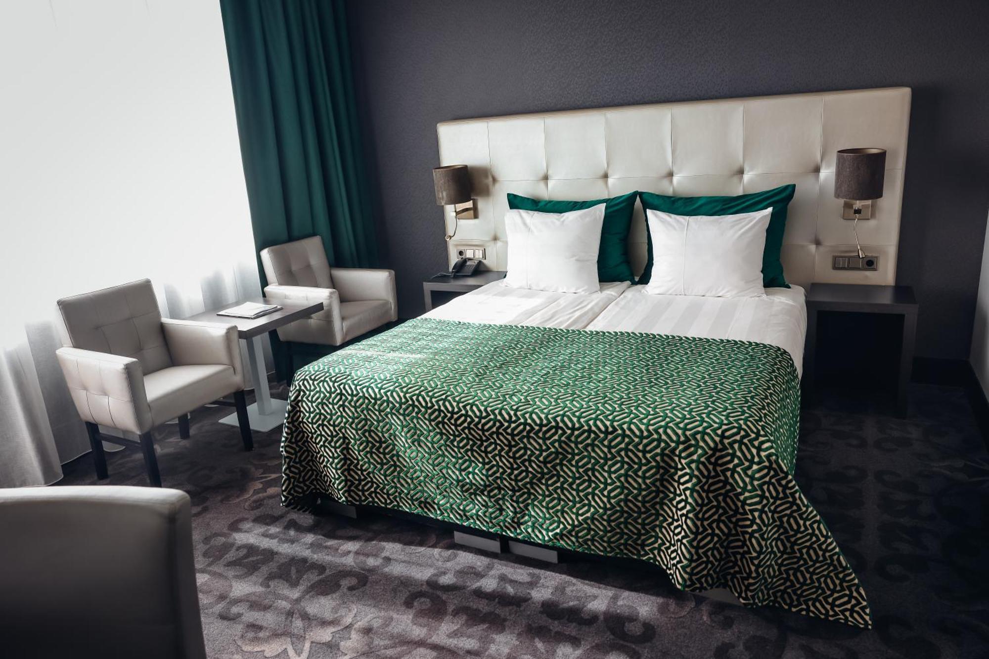 Van Der Valk Hotel Almere Bagian luar foto