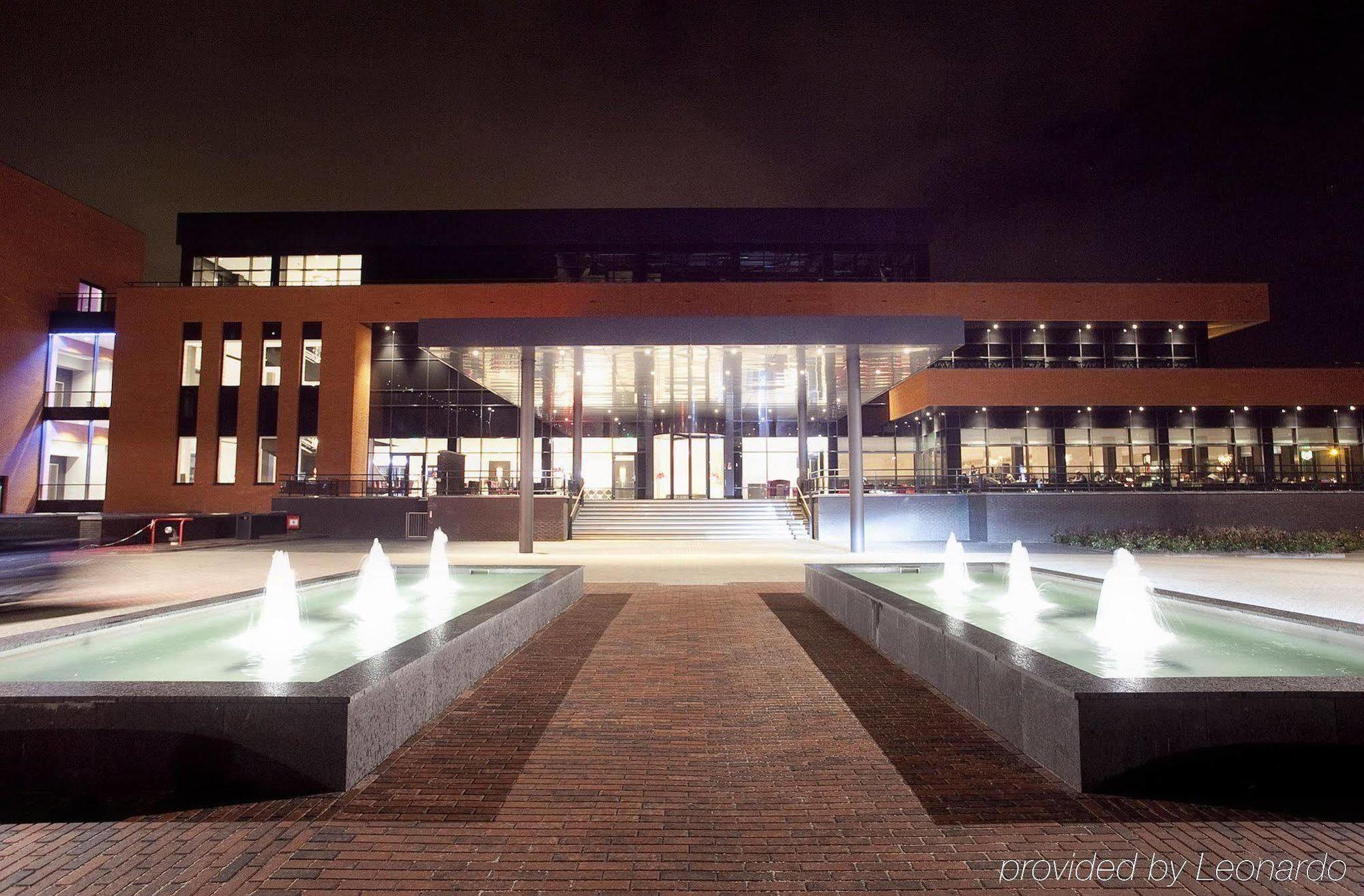 Van Der Valk Hotel Almere Bagian luar foto