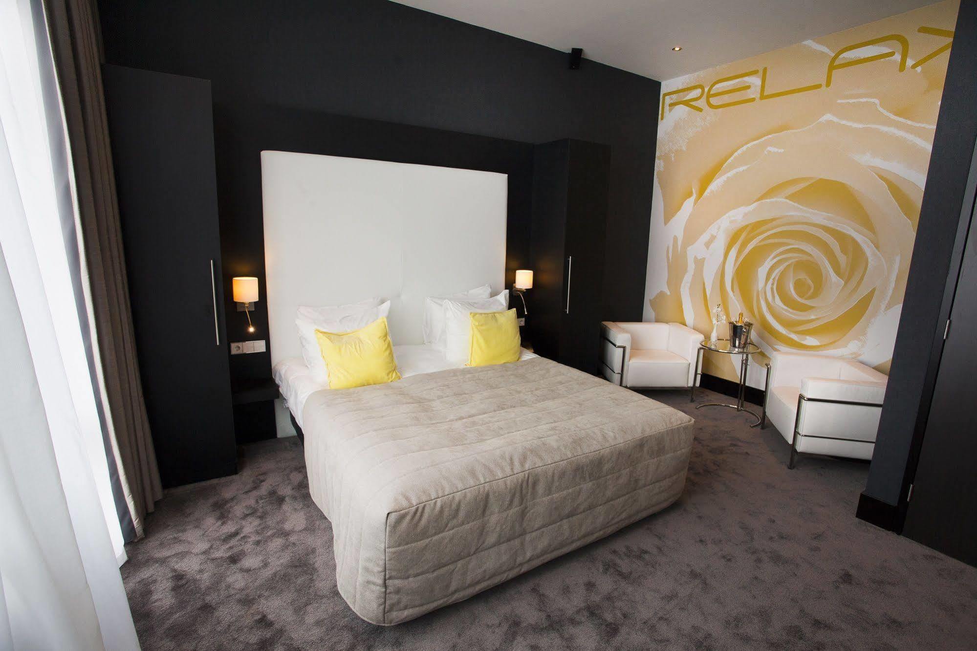Van Der Valk Hotel Almere Bagian luar foto
